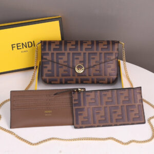 October new product-detachable full cowhide handbag three-piece set.